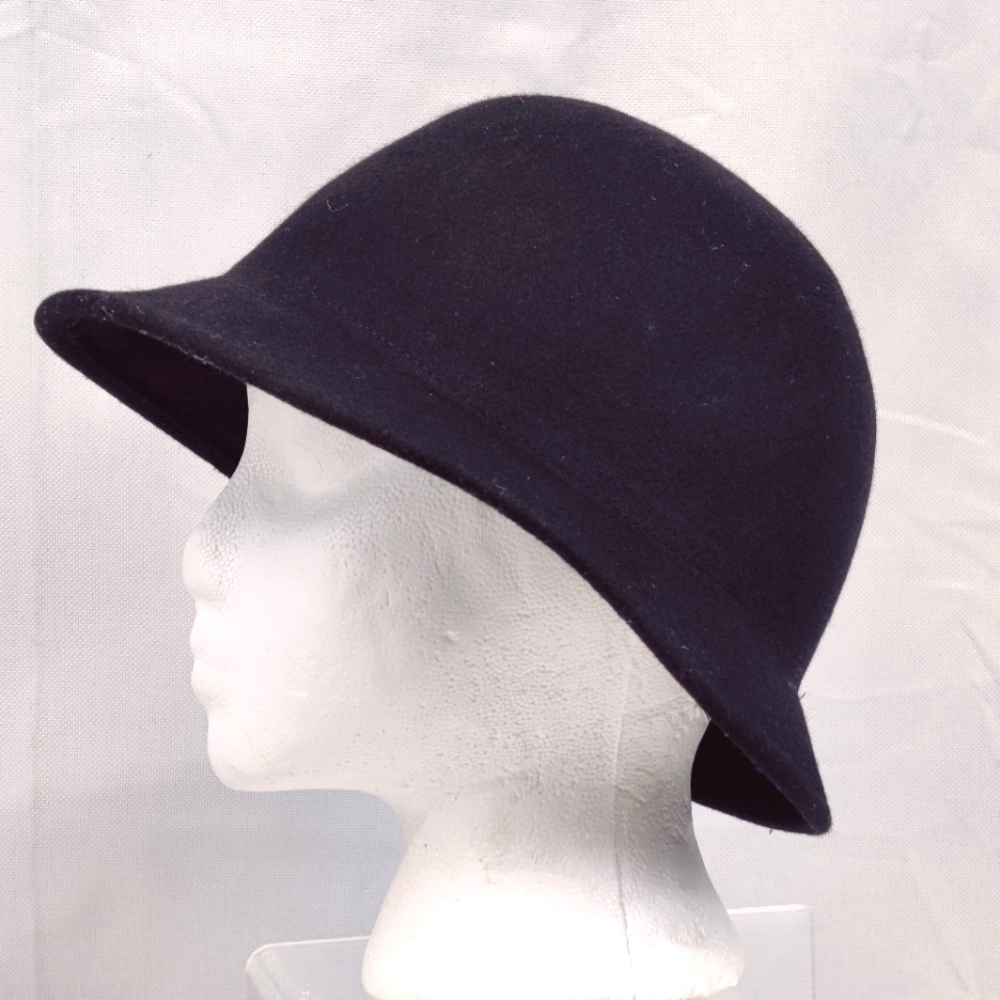 Betsey Johnson Black 100% Wool Cloche Hat